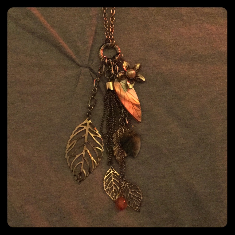 Forever 21 gold leaves necklace